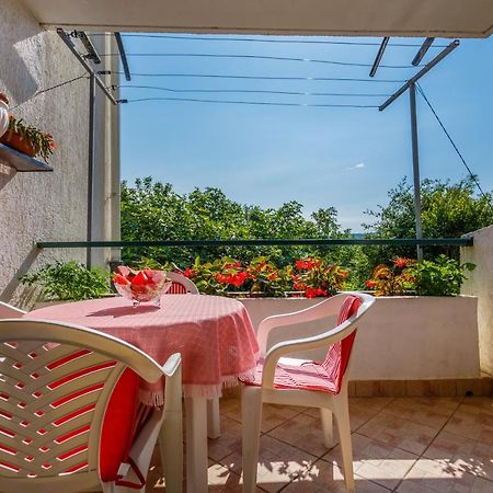 Apartment Dragica Крк Екстер'єр фото