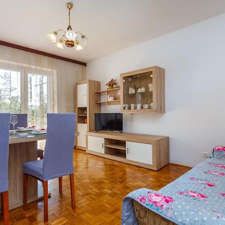 Apartment Dragica Крк Екстер'єр фото