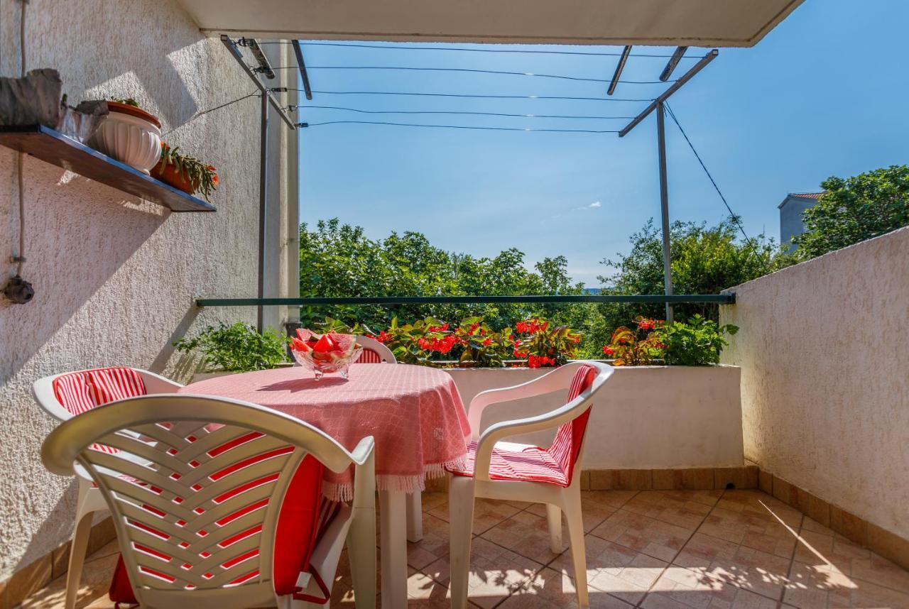 Apartment Dragica Крк Екстер'єр фото