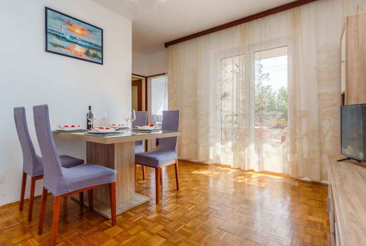 Apartment Dragica Крк Екстер'єр фото