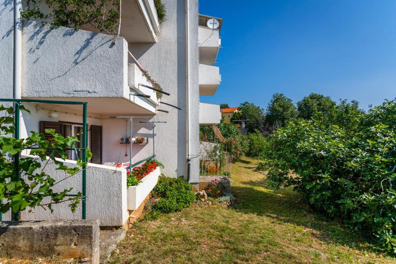 Apartment Dragica Крк Екстер'єр фото