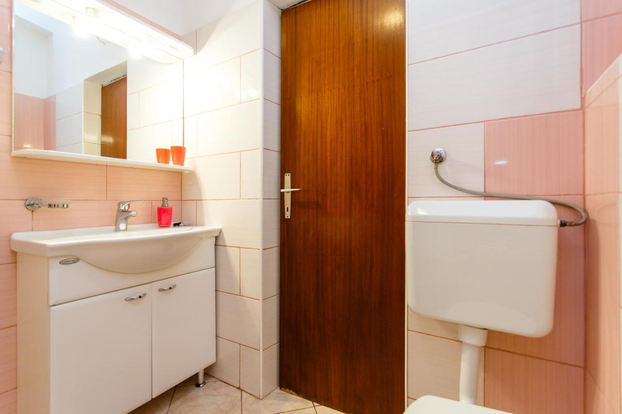 Apartment Dragica Крк Екстер'єр фото