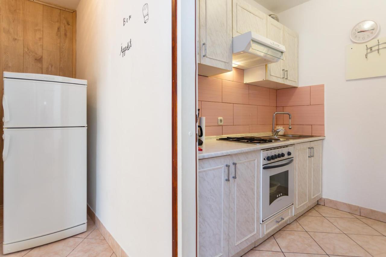 Apartment Dragica Крк Екстер'єр фото