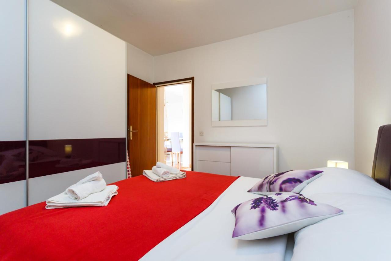 Apartment Dragica Крк Екстер'єр фото
