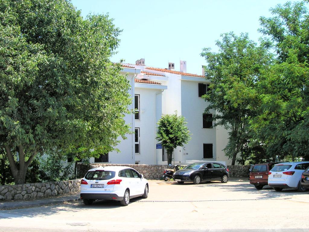 Apartment Dragica Крк Екстер'єр фото