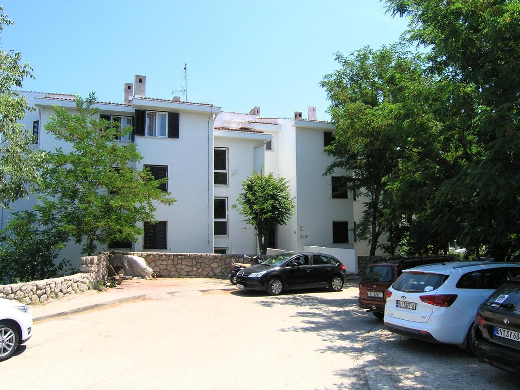 Apartment Dragica Крк Екстер'єр фото